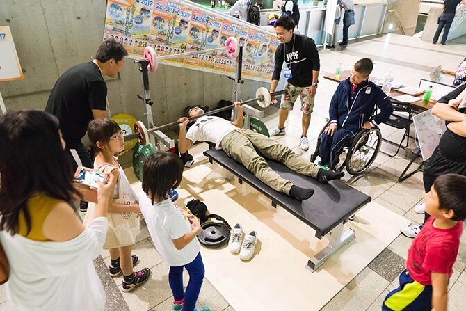 パラ・パワーリフティング体験